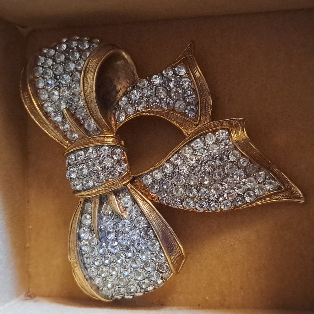 Brooch